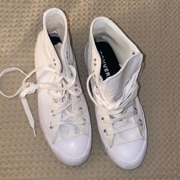 Converse size 6. Worn not more than 3 times. - Picture 1 of 6